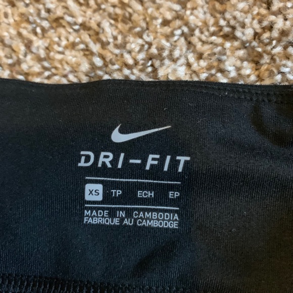 Nike mesh Capri leggings - Picture 4 of 4